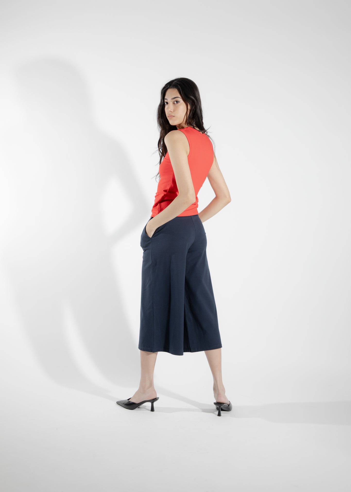 Pantalon marine en coton stretch Chara