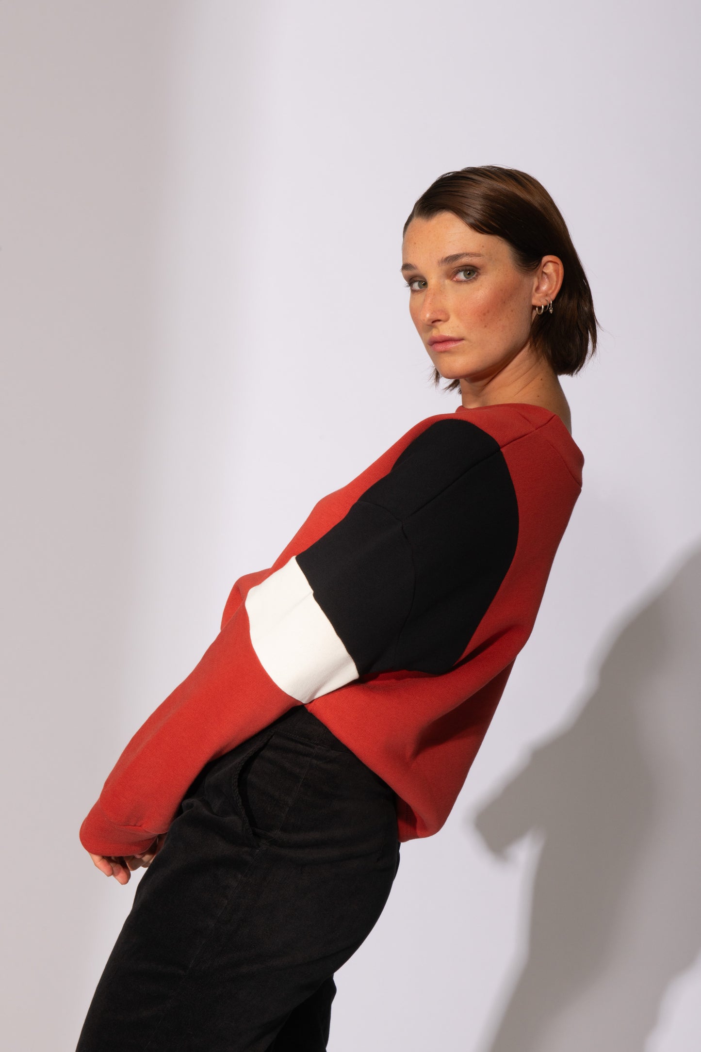 Crewneck terracotta avec découpe tricolore Sour time