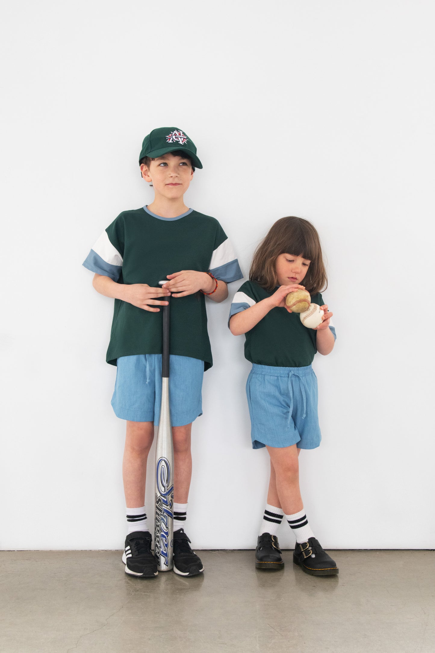 T-Shirt pour enfants vert avec découpe