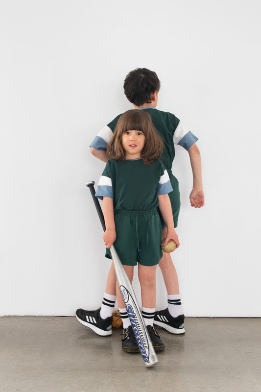 T-Shirt pour enfants vert avec découpe