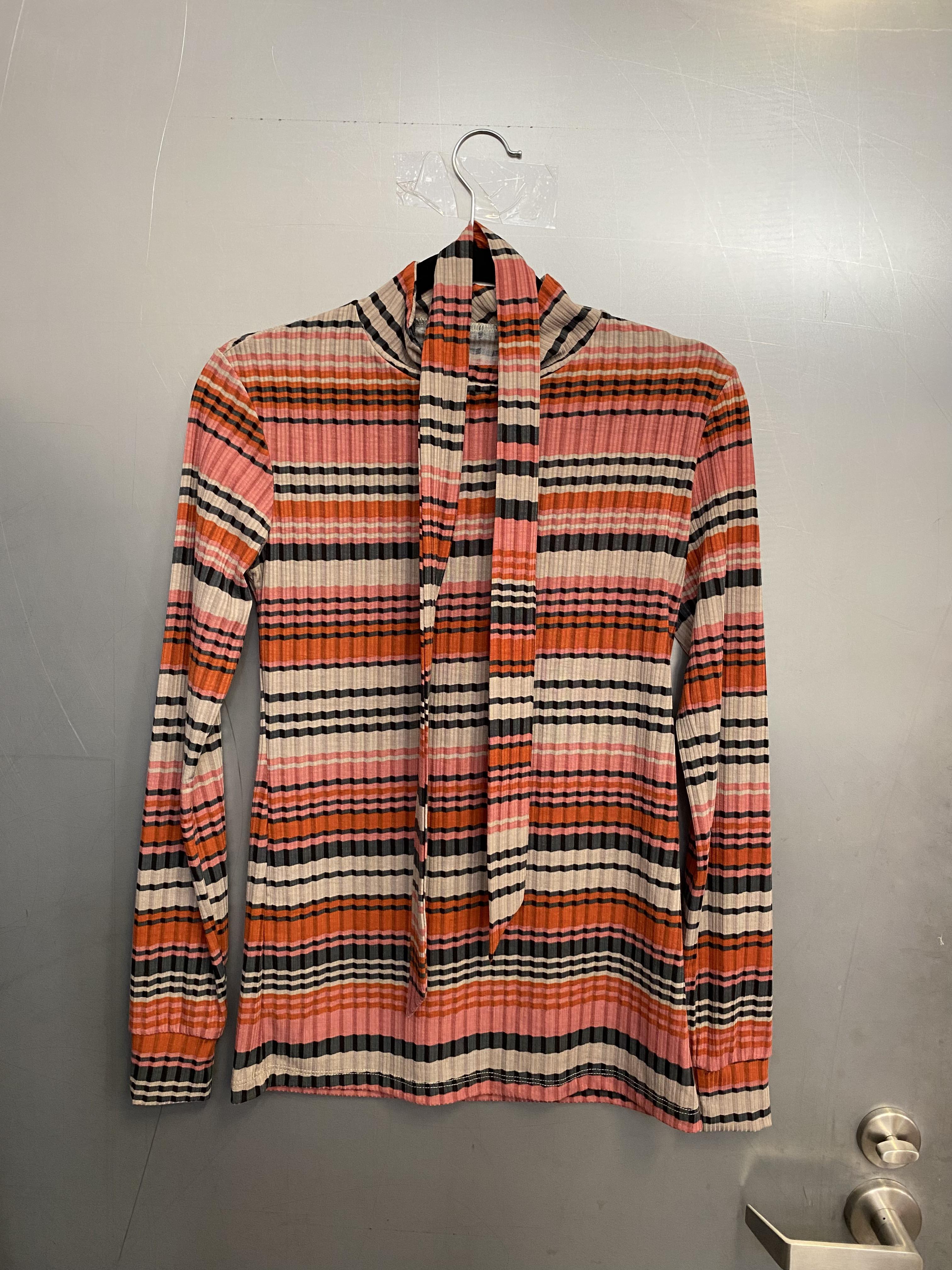 VintageForEveryBody - des années 90 rayé col en V côtelé recadrée pull VintageForEveryBody - des années 90 rayé col en V côtelé recadrée pull