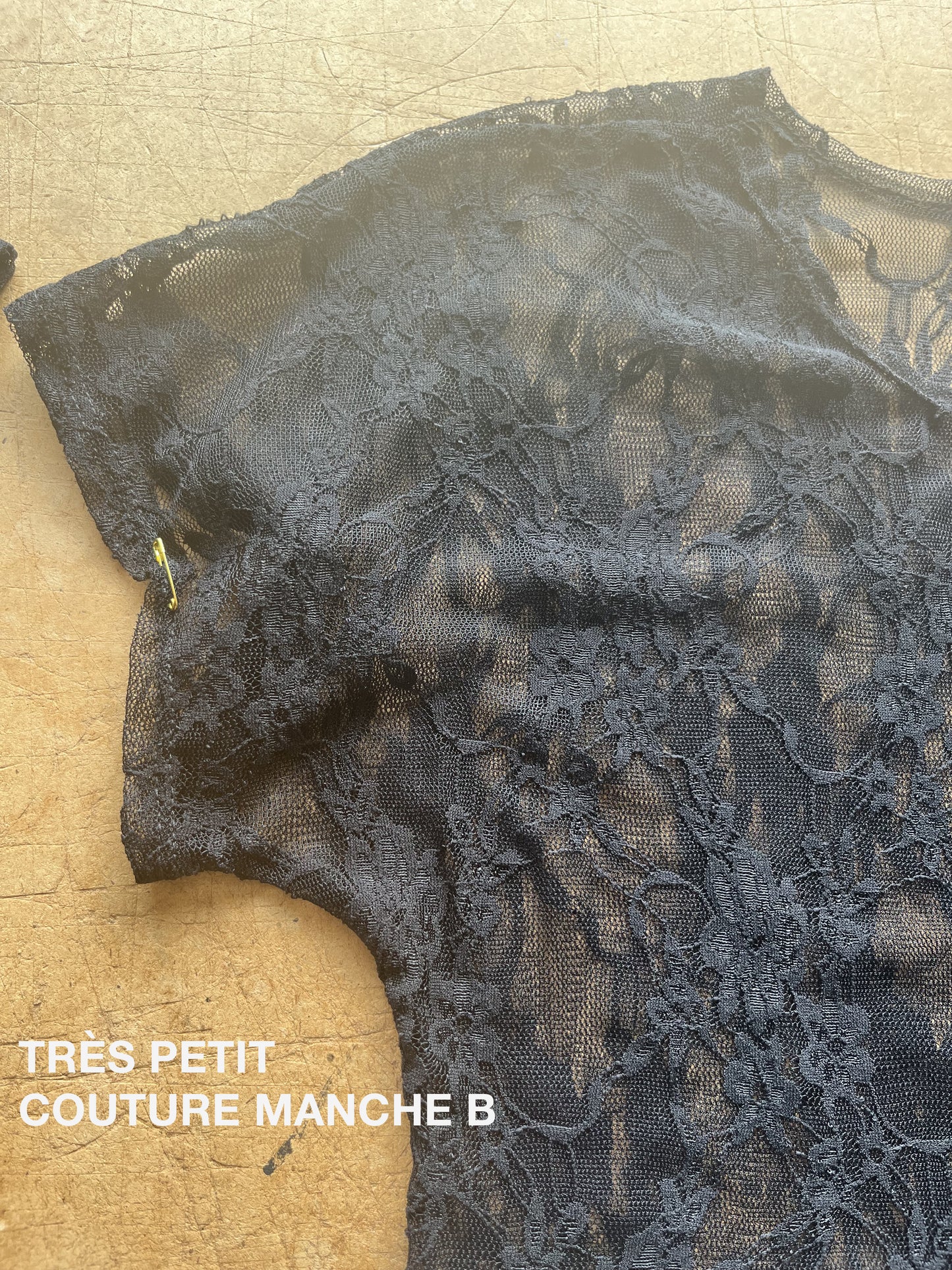 T-shirt Thémis (Dentelle) DÉFAUT