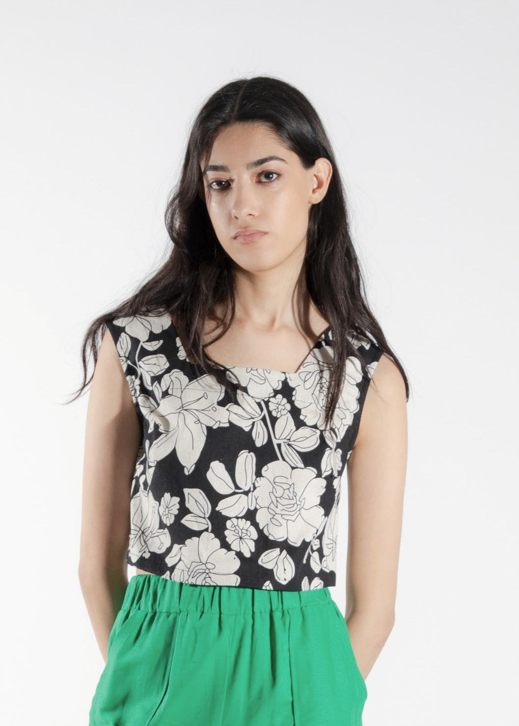  Woven floral short top Prêle