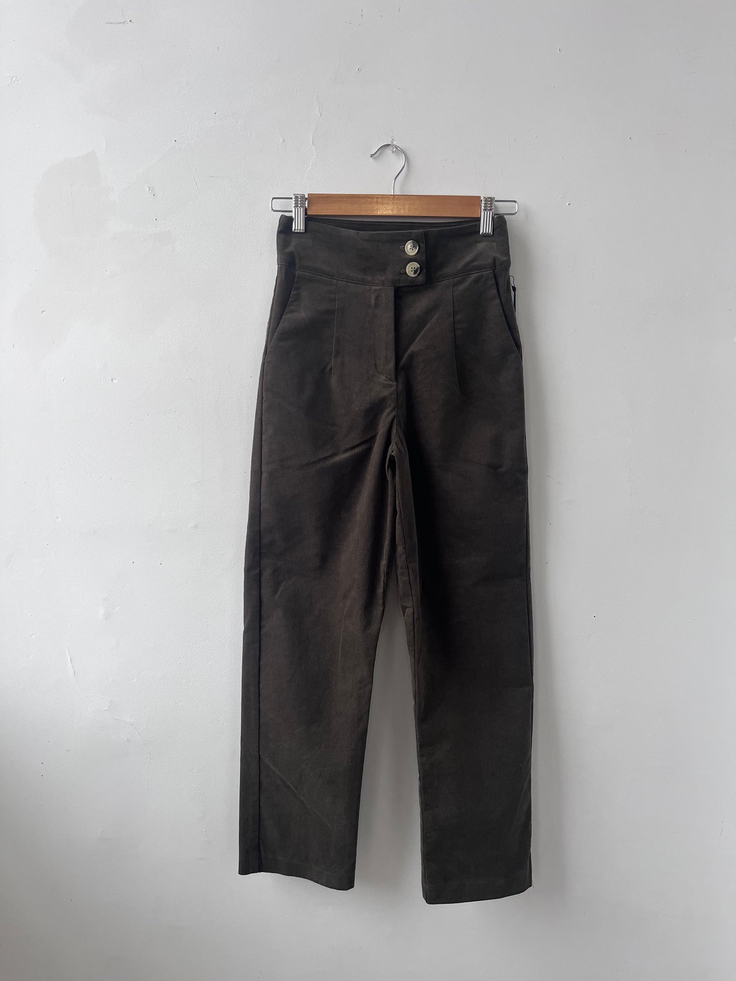 Pantalon corduroy Graham olive XS ÉCHANTILLON