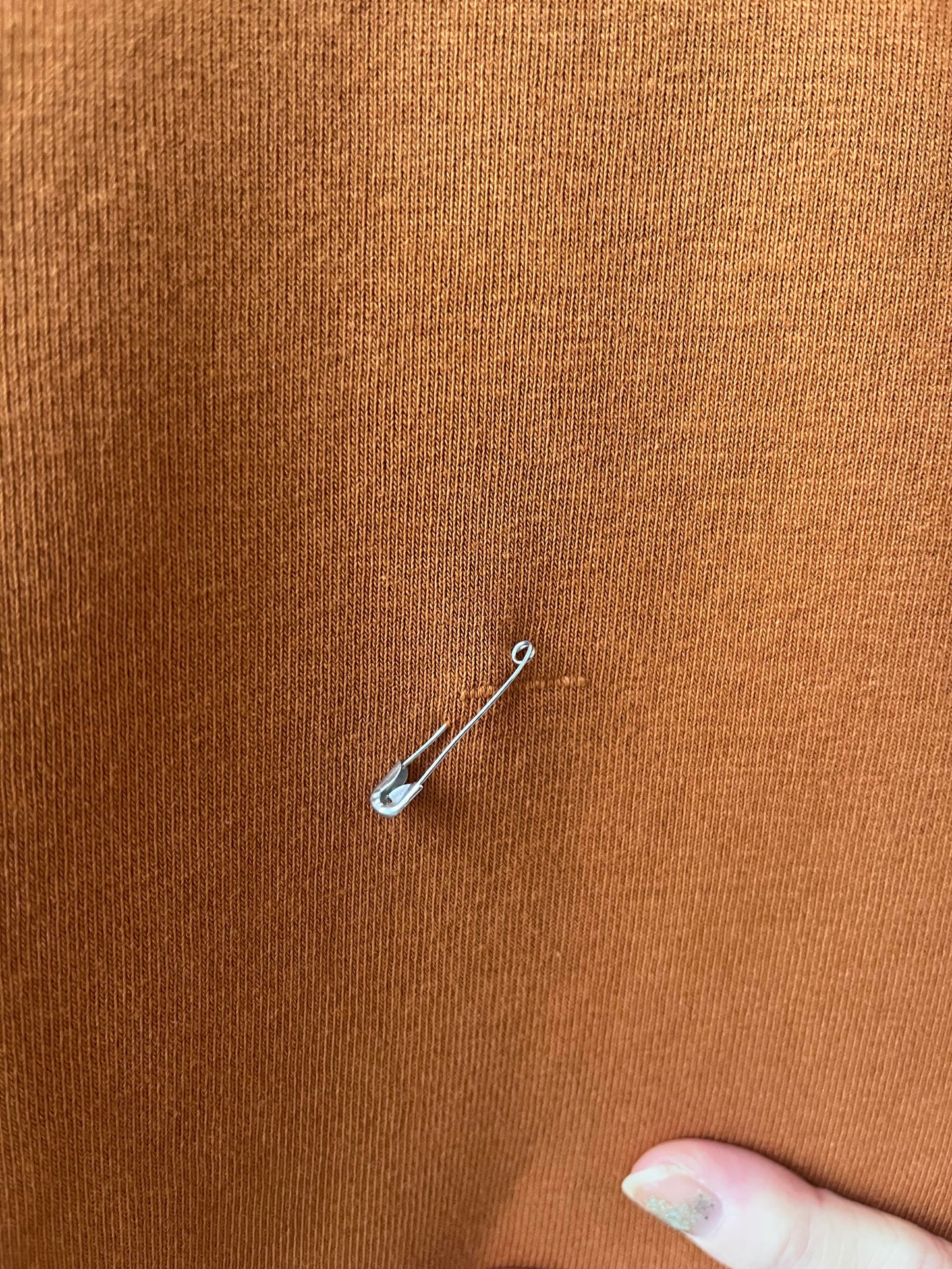 Chandail molletonné orange brûlé L DEFECT